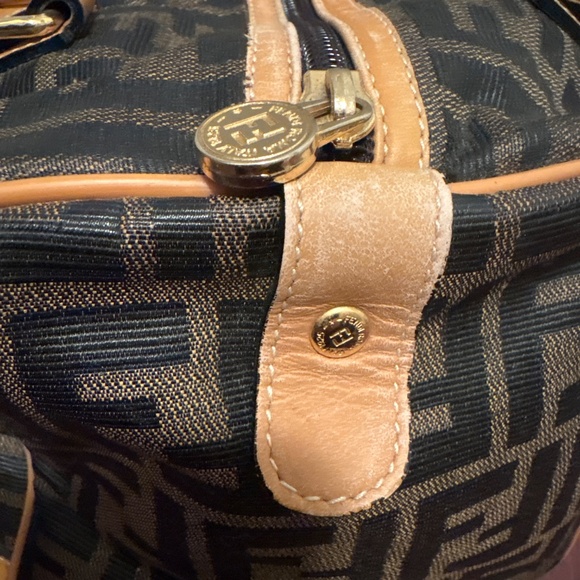 Fendi monogram  purse authentic excellent condition - Picture 7 of 13